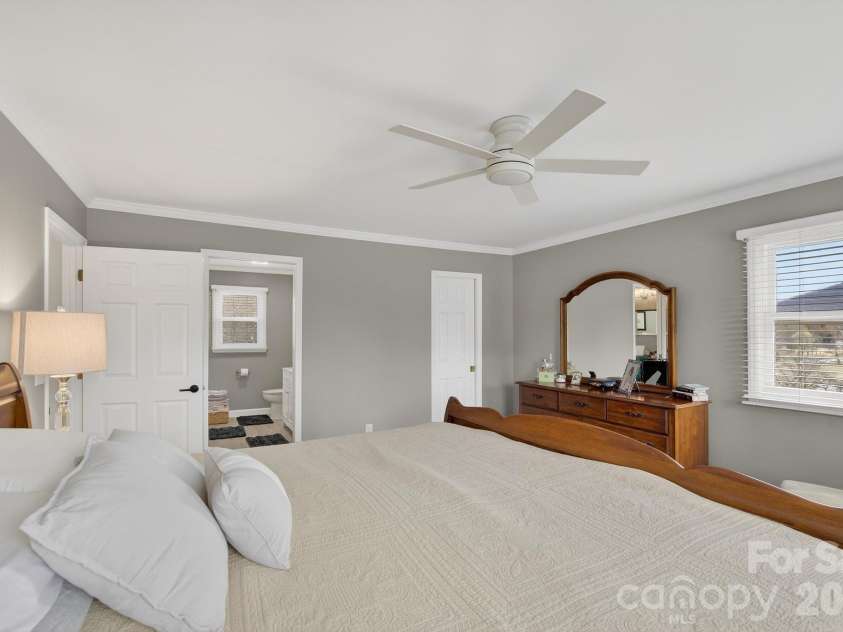 885 Beverly Circle, Lenoir, NC 28645.  MLS# CAR4361813, YatesRealty ID 13204. 