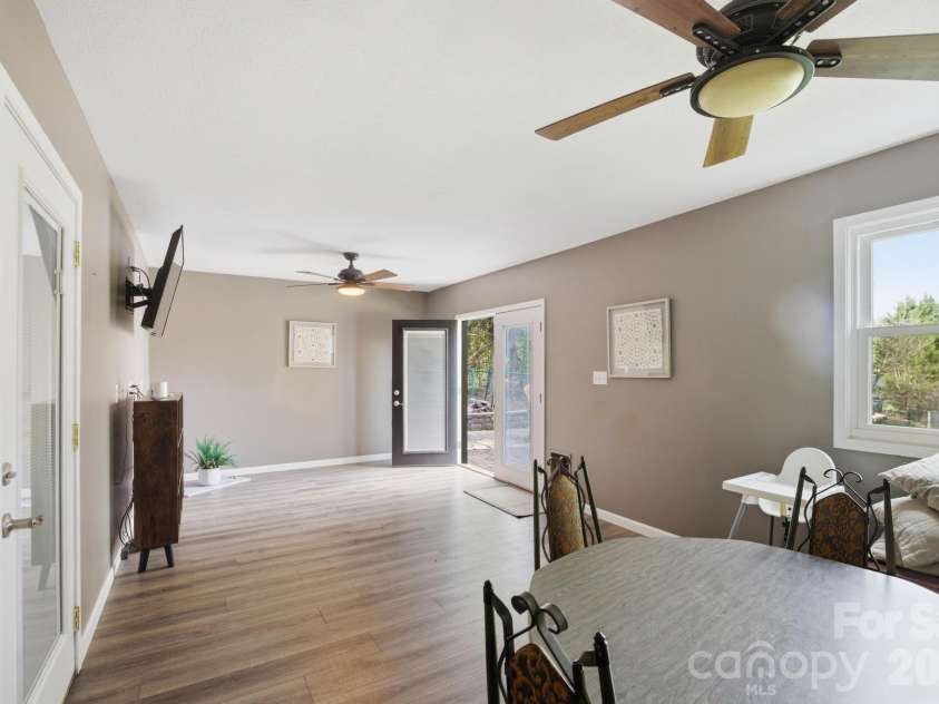885 Beverly Circle, Lenoir, NC 28645.  MLS# CAR4361813, YatesRealty ID 13204. 