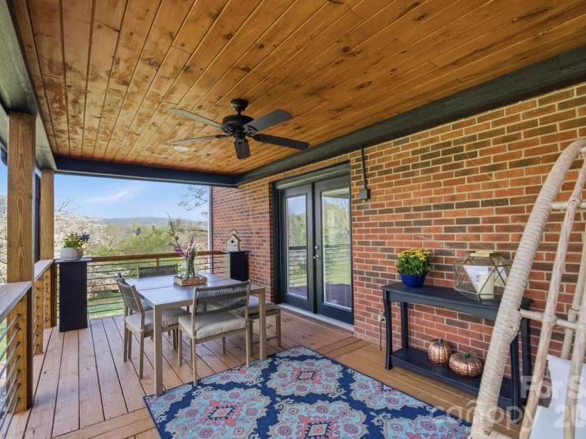 885 Beverly Circle, Lenoir, NC 28645.  MLS# CAR4361813, YatesRealty ID 13204. 