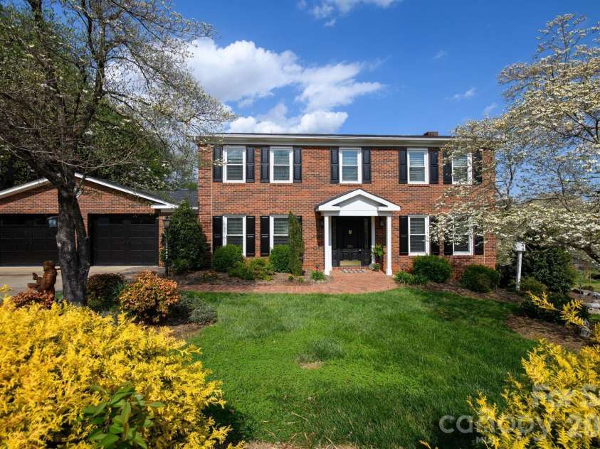 885 Beverly Circle, Lenoir, NC 28645.  MLS# CAR4361813, YatesRealty ID 13204. 