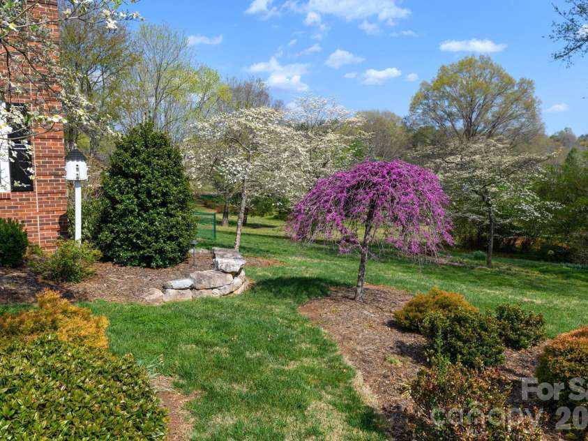 885 Beverly Circle, Lenoir, NC 28645.  MLS# CAR4361813, YatesRealty ID 13204. 