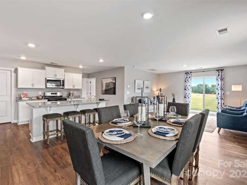 1024 20th Avenue Way, Hickory, NC 28602.  MLS# CAR4212399, YatesRealty ID 13205. 