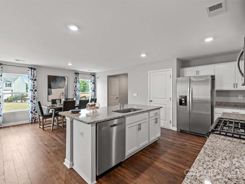 1024 20th Avenue Way, Hickory, NC 28602.  MLS# CAR4212399, YatesRealty ID 13205. 