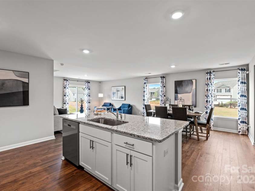 1024 20th Avenue Way, Hickory, NC 28602.  MLS# CAR4212399, YatesRealty ID 13205. 