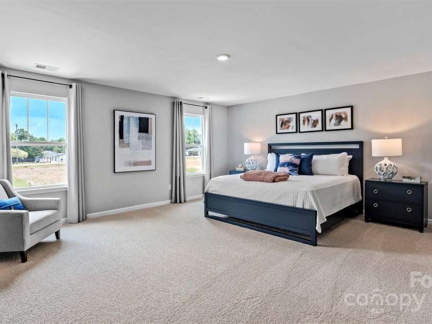 1024 20th Avenue Way, Hickory, NC 28602.  MLS# CAR4212399, YatesRealty ID 13205. 