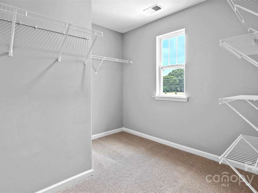 1024 20th Avenue Way, Hickory, NC 28602.  MLS# CAR4212399, YatesRealty ID 13205. 