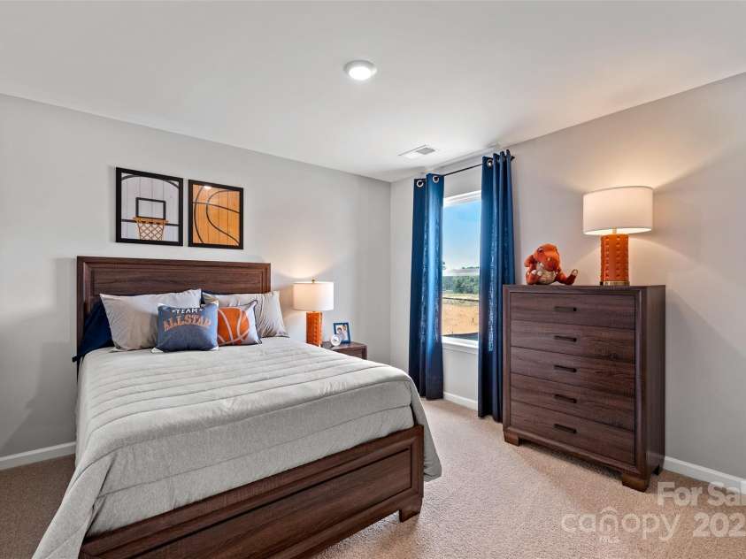 1024 20th Avenue Way, Hickory, NC 28602.  MLS# CAR4212399, YatesRealty ID 13205. 