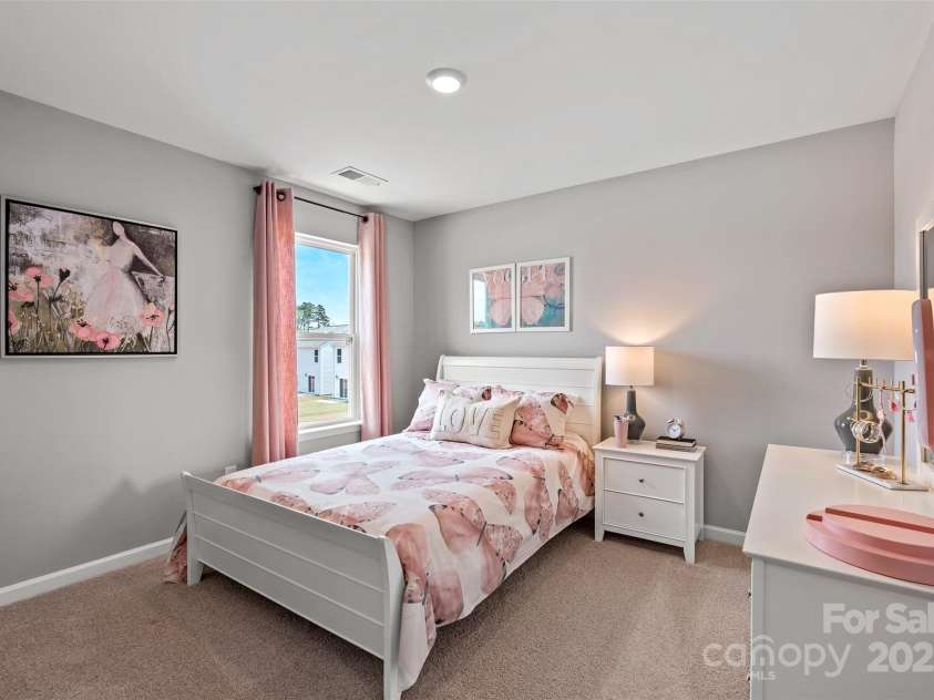 1024 20th Avenue Way, Hickory, NC 28602.  MLS# CAR4212399, YatesRealty ID 13205. 