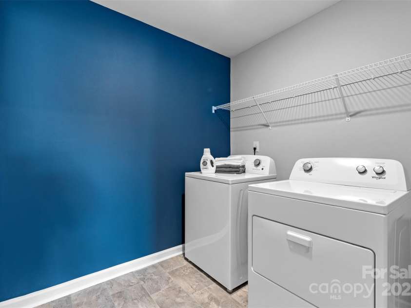 1024 20th Avenue Way, Hickory, NC 28602.  MLS# CAR4212399, YatesRealty ID 13205. 