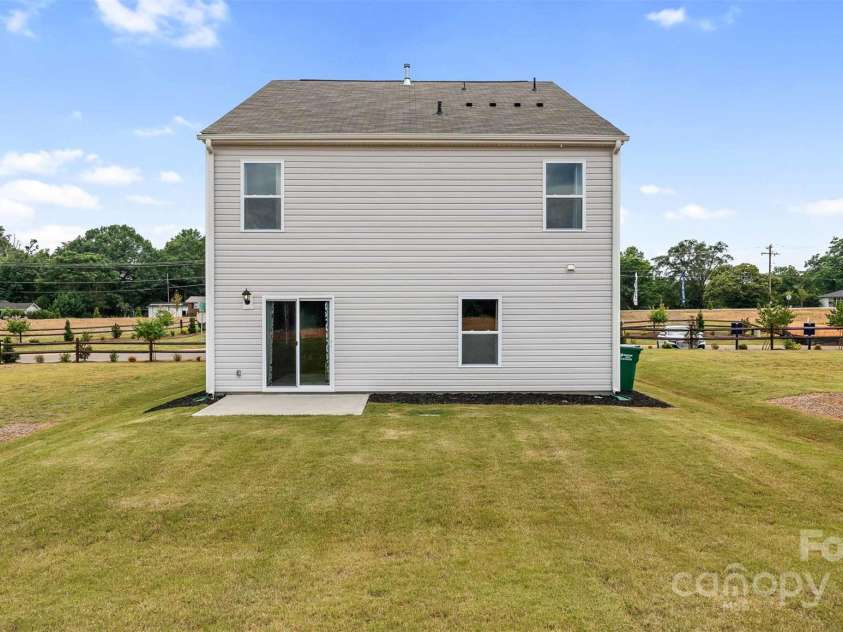 1024 20th Avenue Way, Hickory, NC 28602.  MLS# CAR4212399, YatesRealty ID 13205. 