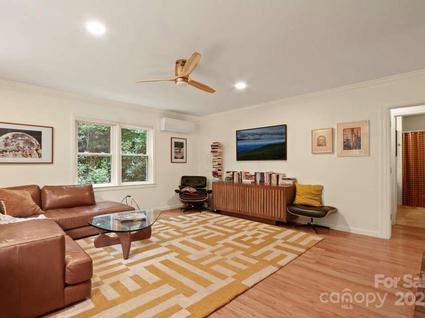 127 Boulder Lane, Blowing Rock, NC 28605.  MLS# CAR4290340, YatesRealty ID 13205. 