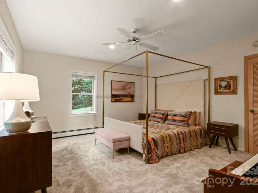 127 Boulder Lane, Blowing Rock, NC 28605.  MLS# CAR4290340, YatesRealty ID 13205. Lower-level bonus room
