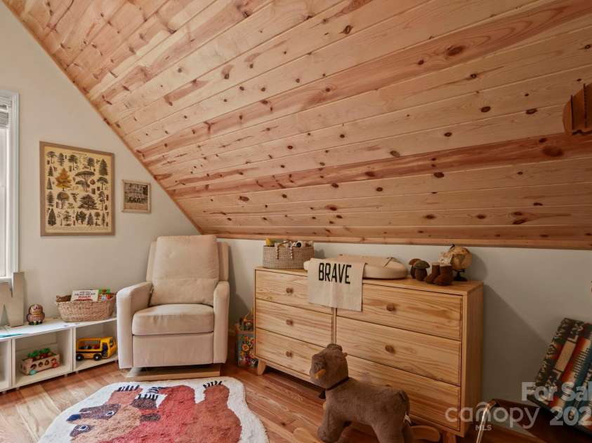 127 Boulder Lane, Blowing Rock, NC 28605.  MLS# CAR4290340, YatesRealty ID 13205. Upper-level office or bonus room
