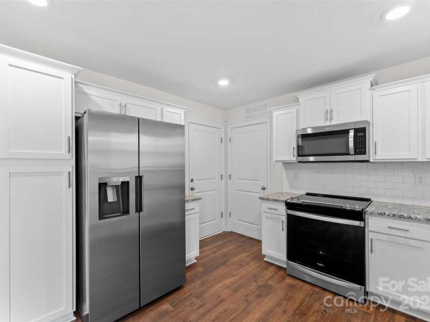 4 Chambers Garden Drive, Arden, NC 28704.  MLS# CAR4247013, YatesRealty ID 13206. 
