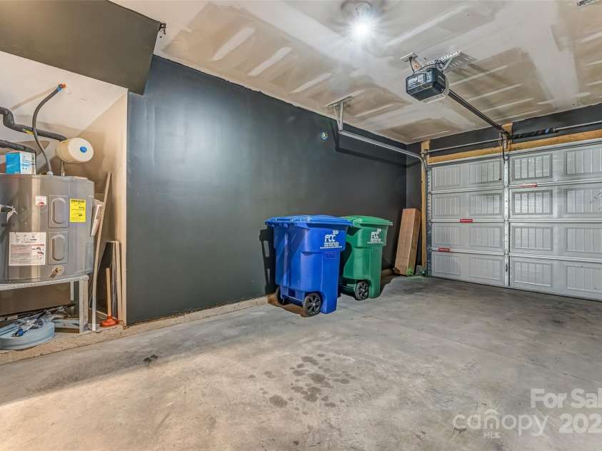 4 Chambers Garden Drive, Arden, NC 28704.  MLS# CAR4247013, YatesRealty ID 13206. 