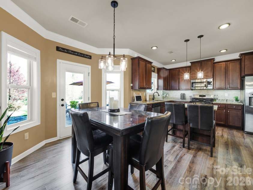 146 Cole Drive, Mooresville, NC 28115.  MLS# CAR4360351, YatesRealty ID 13207. Breakfast Area