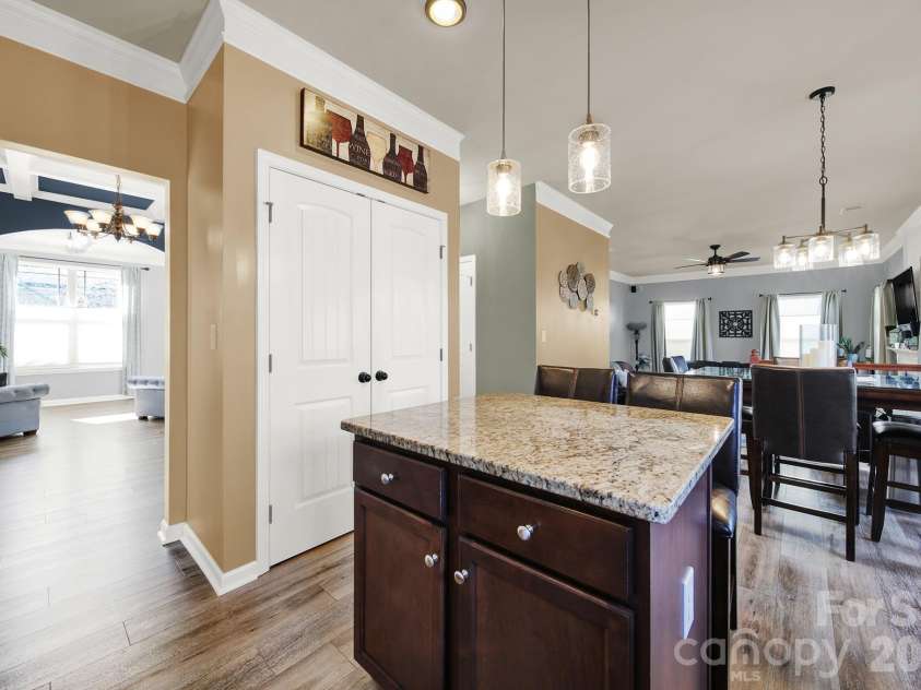 146 Cole Drive, Mooresville, NC 28115.  MLS# CAR4360351, YatesRealty ID 13207. Kitchen