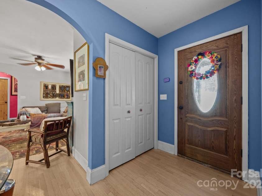 924 Judsen Lane, Hendersonville, NC 28739.  MLS# CAR4252263, YatesRealty ID 13207. 