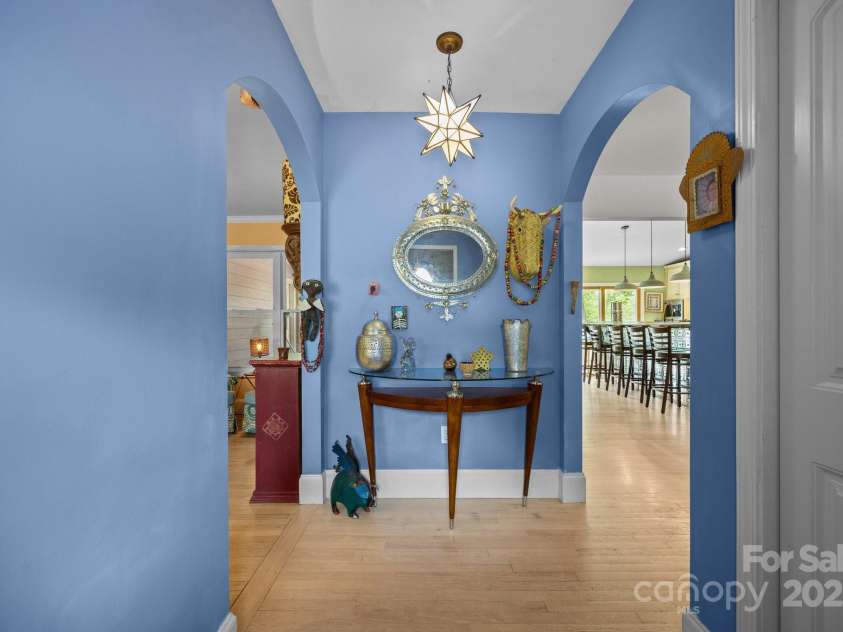 924 Judsen Lane, Hendersonville, NC 28739.  MLS# CAR4252263, YatesRealty ID 13207. 