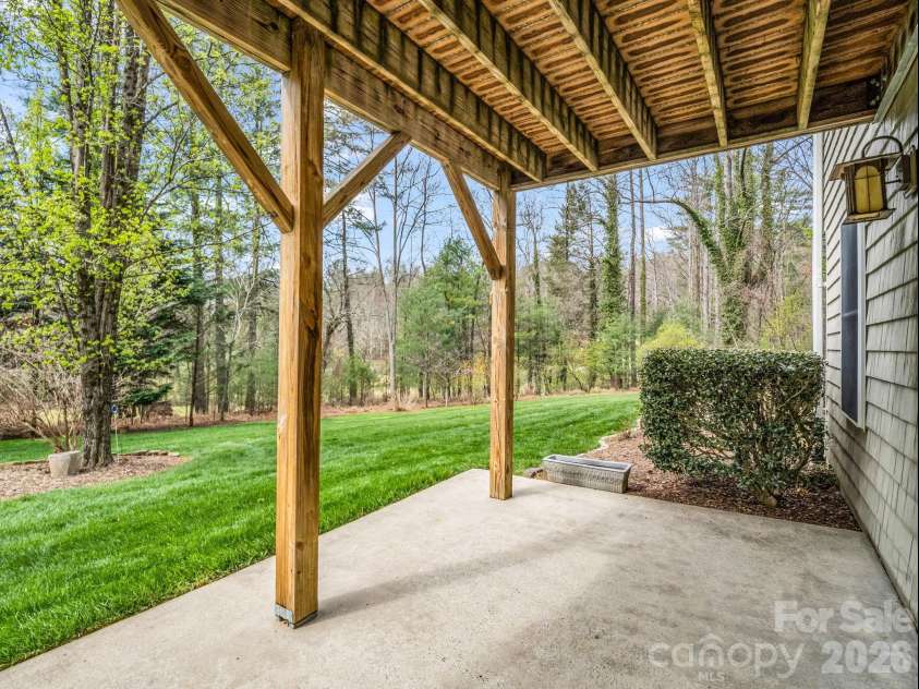 21 Kanuga Forest Drive, Hendersonville, NC 28739.  MLS# CAR4350082, YatesRealty ID 13208. 