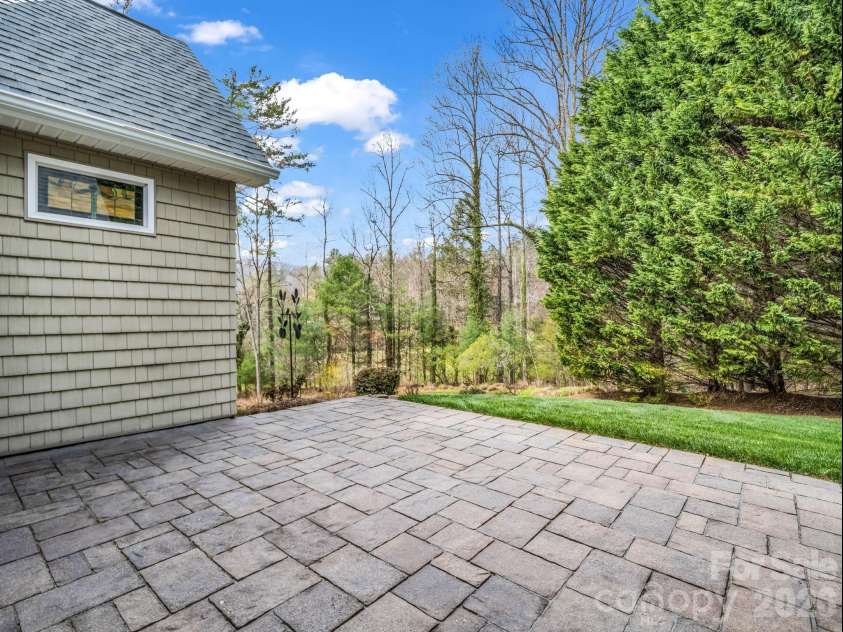 21 Kanuga Forest Drive, Hendersonville, NC 28739.  MLS# CAR4350082, YatesRealty ID 13208. 