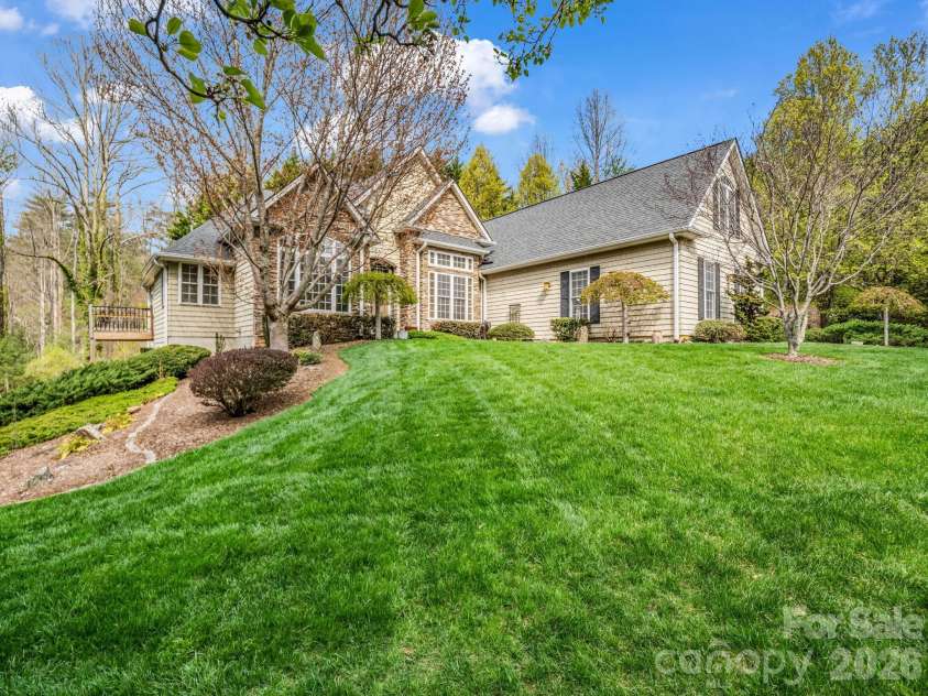 21 Kanuga Forest Drive, Hendersonville, NC 28739.  MLS# CAR4350082, YatesRealty ID 13208. 