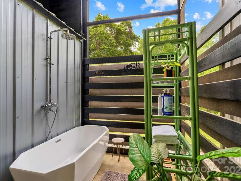 787 Ridge Road, Marion, NC 28752.  MLS# CAR4257578, YatesRealty ID 13209. MAC - Relax w/ soaking tub