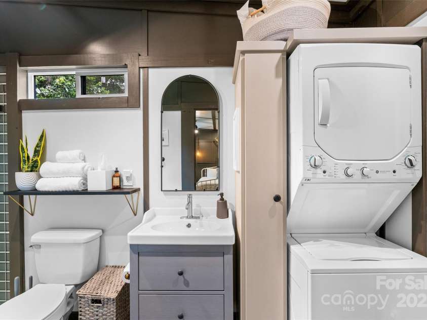 787 Ridge Road, Marion, NC 28752.  MLS# CAR4257578, YatesRealty ID 13209. MAC - Stackable MAC --MAC - Washer/Dryer in Bathroom