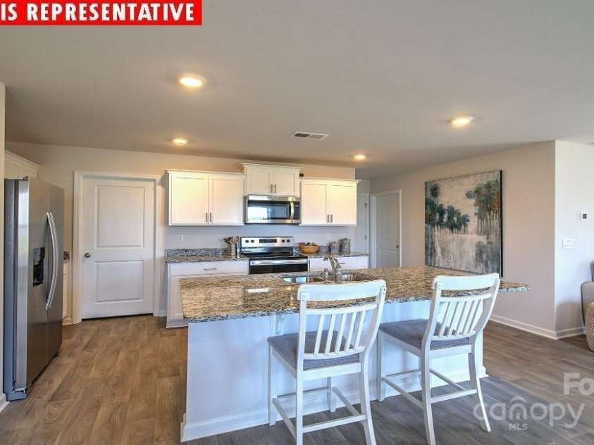 11205 Cardinal Creek Avenue, Charlotte, NC 28215.  MLS# CAR4224365, YatesRealty ID 1321. 