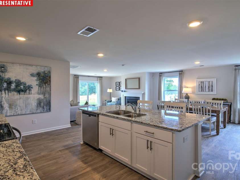 11205 Cardinal Creek Avenue, Charlotte, NC 28215.  MLS# CAR4224365, YatesRealty ID 1321. 