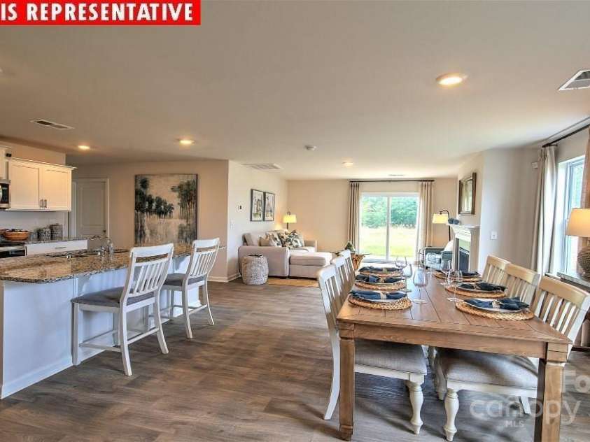 11205 Cardinal Creek Avenue, Charlotte, NC 28215.  MLS# CAR4224365, YatesRealty ID 1321. 