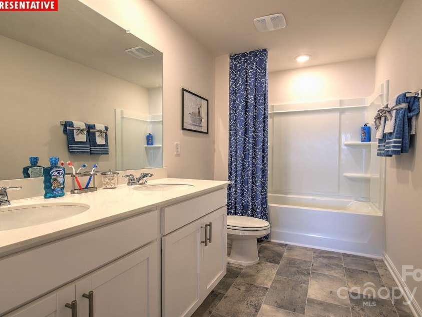 11205 Cardinal Creek Avenue, Charlotte, NC 28215.  MLS# CAR4224365, YatesRealty ID 1321. 