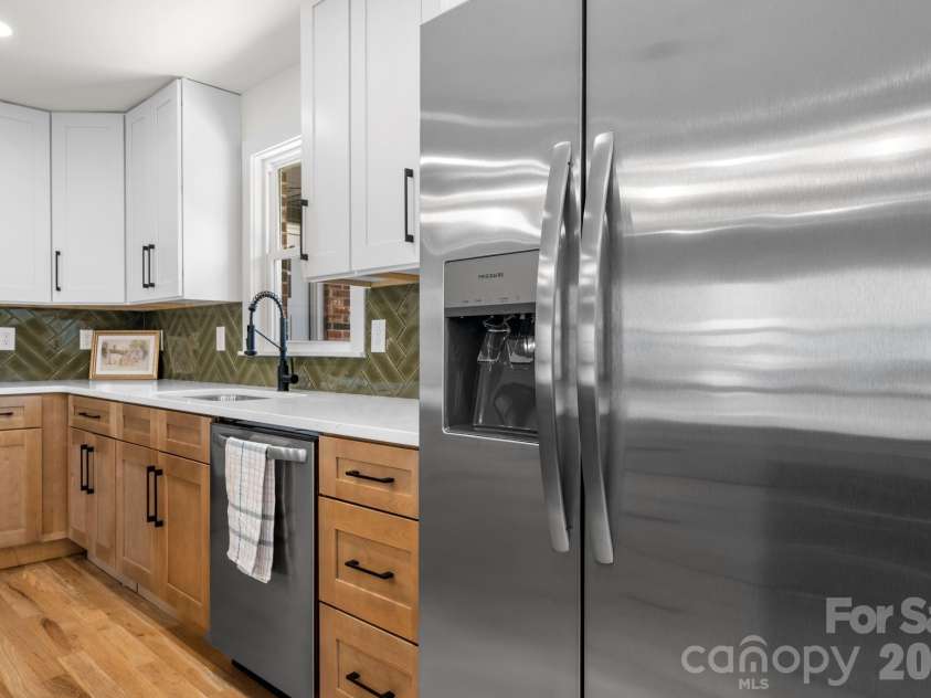715 Sunridge Drive, Lincolnton, NC 28092.  MLS# CAR4357700, YatesRealty ID 13210. 