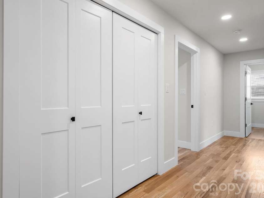 715 Sunridge Drive, Lincolnton, NC 28092.  MLS# CAR4357700, YatesRealty ID 13210. 