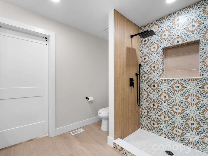715 Sunridge Drive, Lincolnton, NC 28092.  MLS# CAR4357700, YatesRealty ID 13210. 