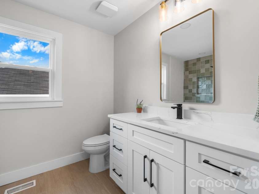715 Sunridge Drive, Lincolnton, NC 28092.  MLS# CAR4357700, YatesRealty ID 13210. 