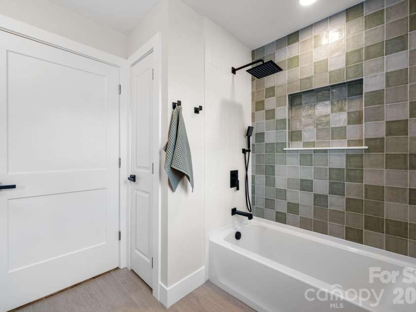 715 Sunridge Drive, Lincolnton, NC 28092.  MLS# CAR4357700, YatesRealty ID 13210. 