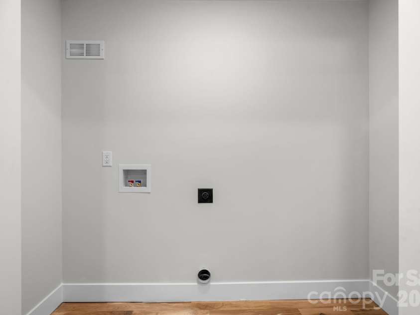 715 Sunridge Drive, Lincolnton, NC 28092.  MLS# CAR4357700, YatesRealty ID 13210. 