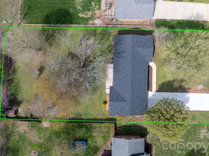 715 Sunridge Drive, Lincolnton, NC 28092.  MLS# CAR4357700, YatesRealty ID 13210. 