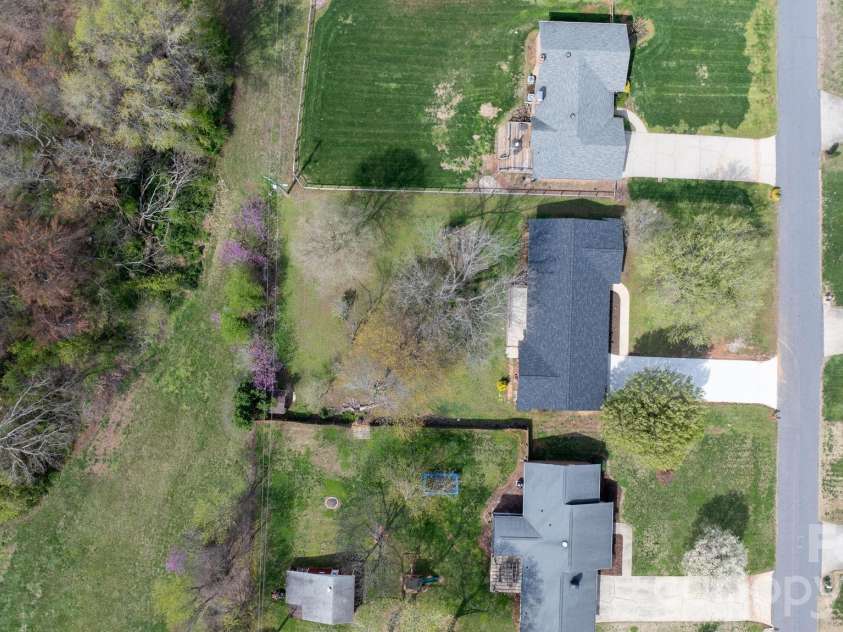 715 Sunridge Drive, Lincolnton, NC 28092.  MLS# CAR4357700, YatesRealty ID 13210. 