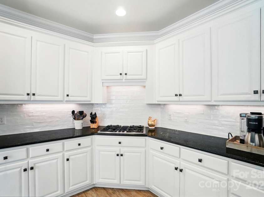 7722 Garnkirk Drive, Huntersville, NC 28078.  MLS# CAR4252536, YatesRealty ID 13210. 