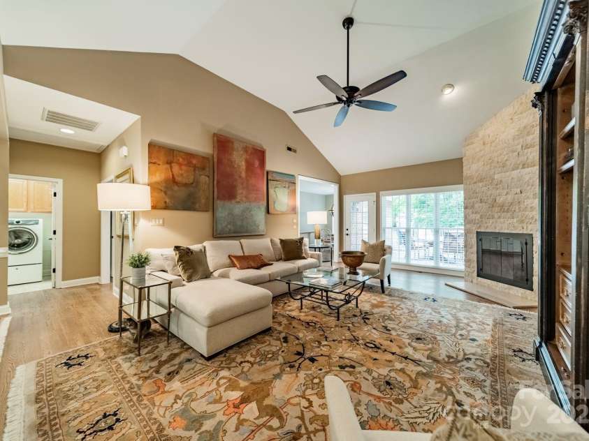 4033 Weddington Manor Court, Matthews, NC 28104.  MLS# CAR4252103, YatesRealty ID 13212. 