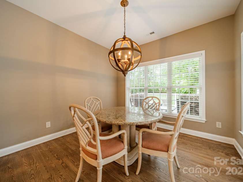 4033 Weddington Manor Court, Matthews, NC 28104.  MLS# CAR4252103, YatesRealty ID 13212. 