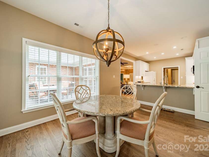 4033 Weddington Manor Court, Matthews, NC 28104.  MLS# CAR4252103, YatesRealty ID 13212. 