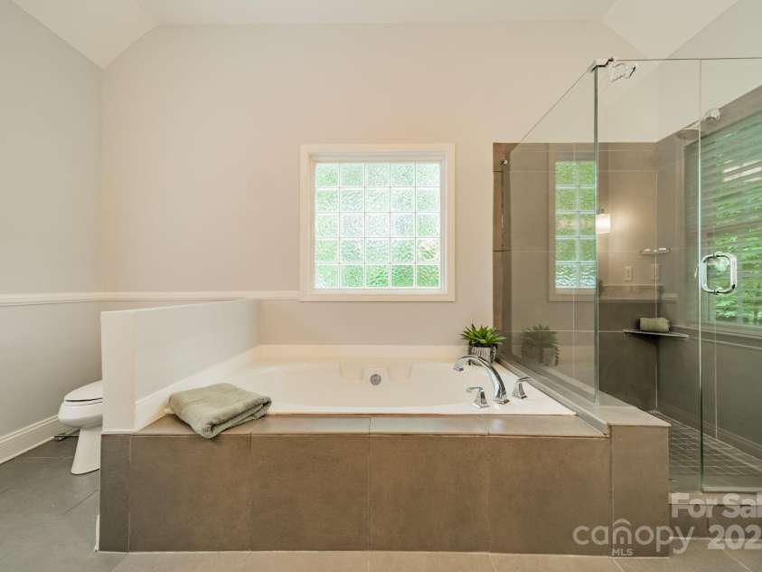 4033 Weddington Manor Court, Matthews, NC 28104.  MLS# CAR4252103, YatesRealty ID 13212. 