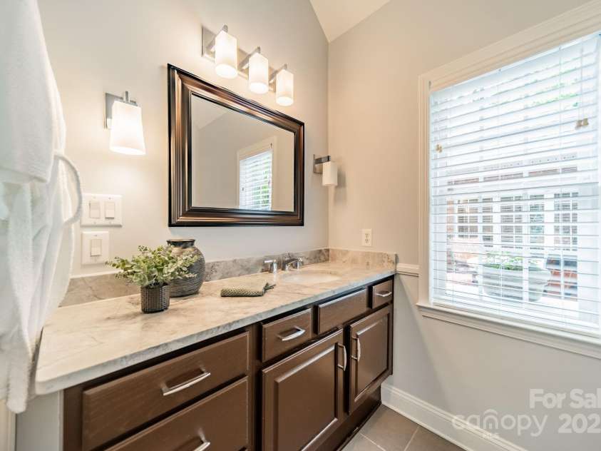 4033 Weddington Manor Court, Matthews, NC 28104.  MLS# CAR4252103, YatesRealty ID 13212. 
