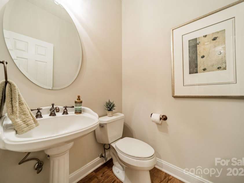 4033 Weddington Manor Court, Matthews, NC 28104.  MLS# CAR4252103, YatesRealty ID 13212. 