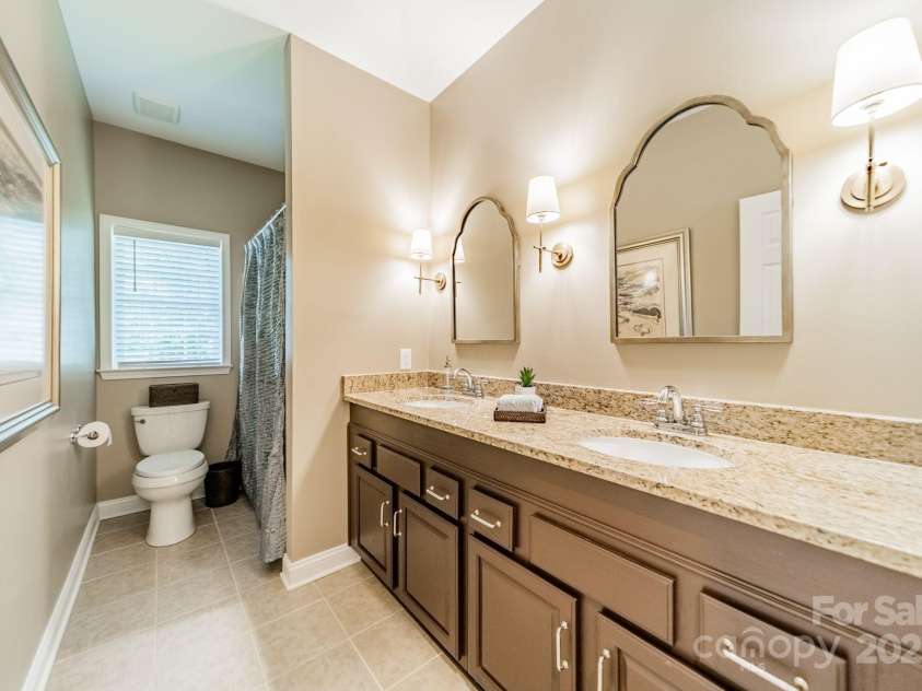 4033 Weddington Manor Court, Matthews, NC 28104.  MLS# CAR4252103, YatesRealty ID 13212. 