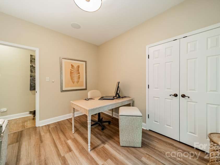 4033 Weddington Manor Court, Matthews, NC 28104.  MLS# CAR4252103, YatesRealty ID 13212. 