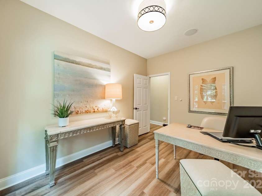 4033 Weddington Manor Court, Matthews, NC 28104.  MLS# CAR4252103, YatesRealty ID 13212. 